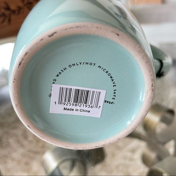 NWT Sheffield Home Beautiful Queen Bee Mint Green Tall Travel Coffee Mug w/ Lid - Picture 7 of 14